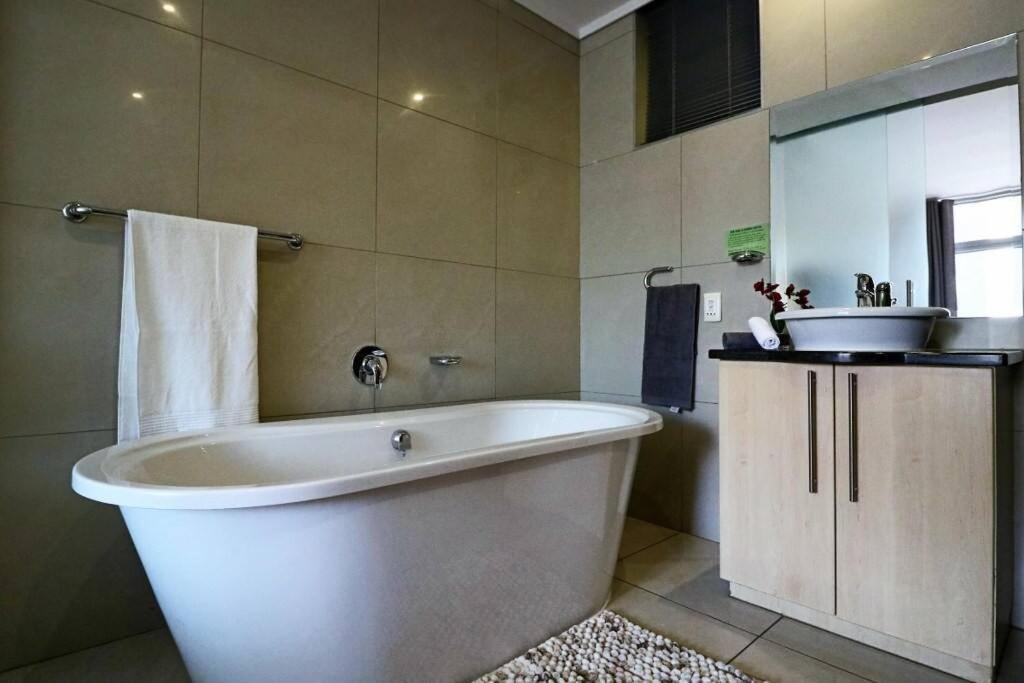 Upmarket Sandton Hydro Park Apartments Johannesburg Ngoại thất bức ảnh